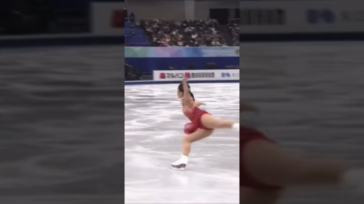Wakaba Higuchi | 樋口 新葉 | Double Axel (2A)