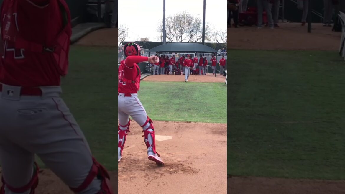大谷翔平の速球は100マイルを超え、キャッチャーはその球をキャッチするのに疲れ、少し休まざるを得なくなった