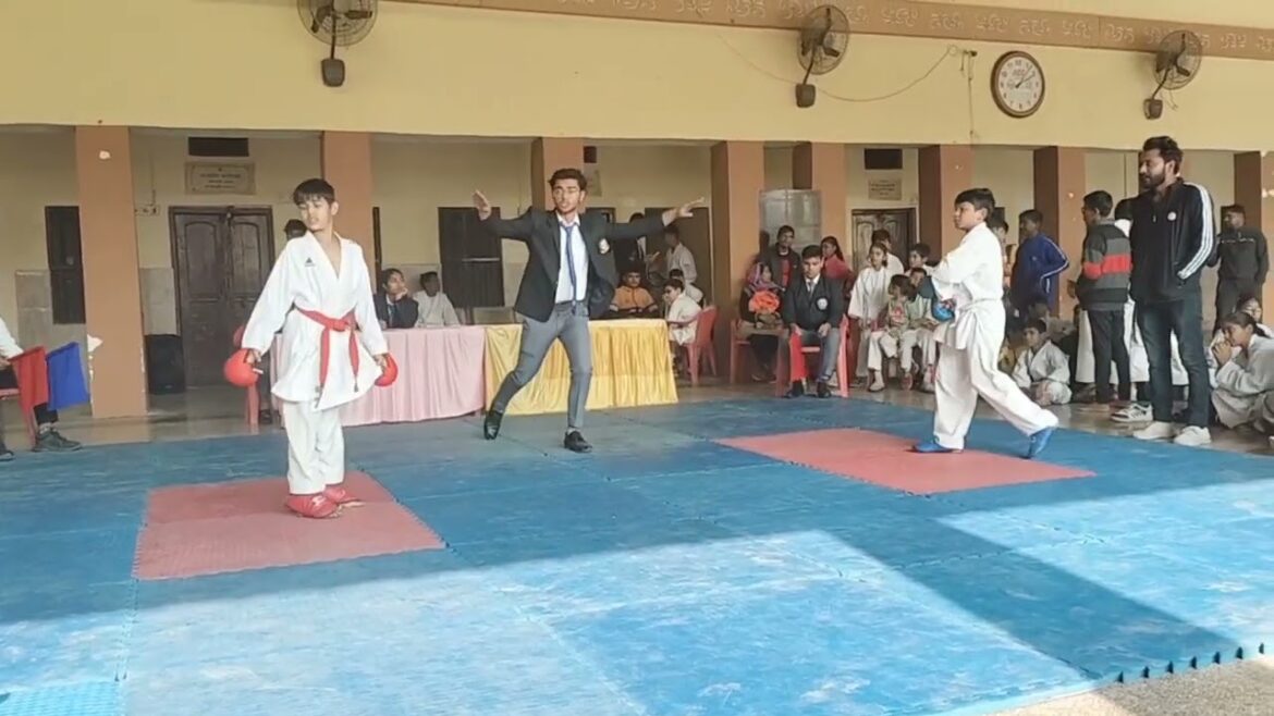 空手の戦い ナシブ・ヤダフ 🔴 #組手オープン空手トーナメント アルワル (ラジャスタン) #sachinkarate #kumite