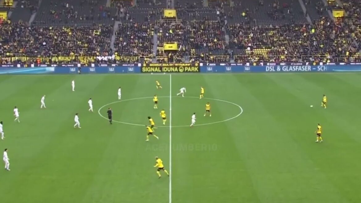 【サッカーELEVEN】3月31日 佐野海舟、強豪相手に攻守両面で存在感!奮闘に高評価を獲得!【3月31日】