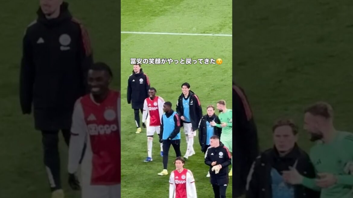 冨安の笑顔を見るのはいつぶりだろう… #サッカー #サッカー日本代表 #冨安健洋