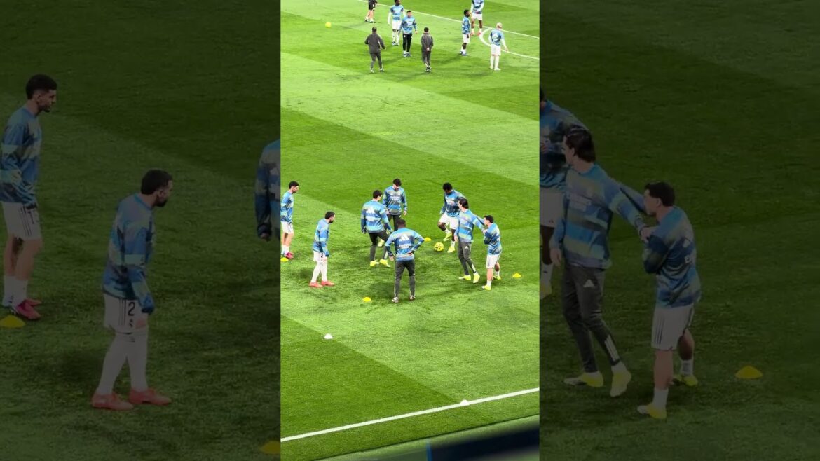 Los jugadores del Real Madrid se lo pasan bien haciendo un rondo 😳 #carnavalconshortsrojo