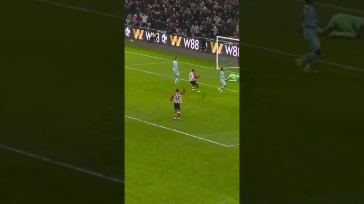 スピードを落とさず決めた、クラスの違いを見せるゴール。#サッカー#海外サッカー#日本代表#三笘薫#フットボール#ワンプレー