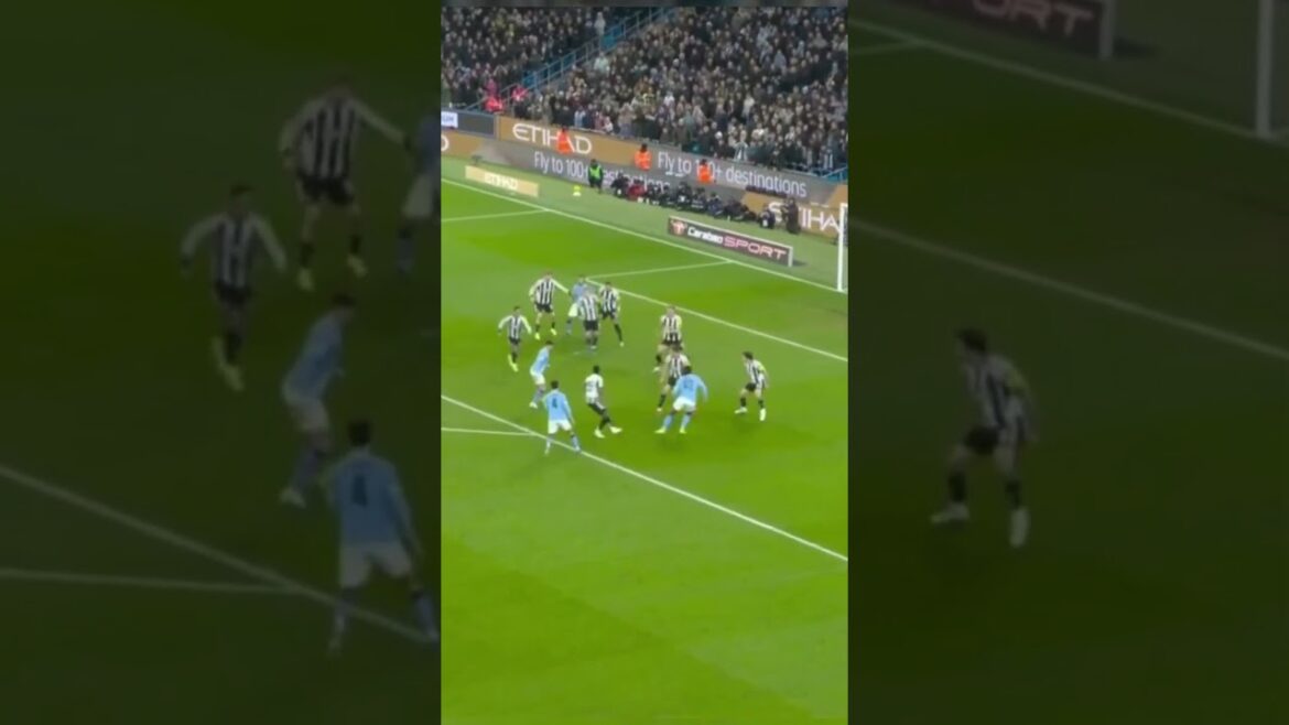 マンチェスター・シティ vs ニューカッスル、激しい対決  #サッカー#海外サッカー#日本代表#三笘薫#フットボール#ワンプレー