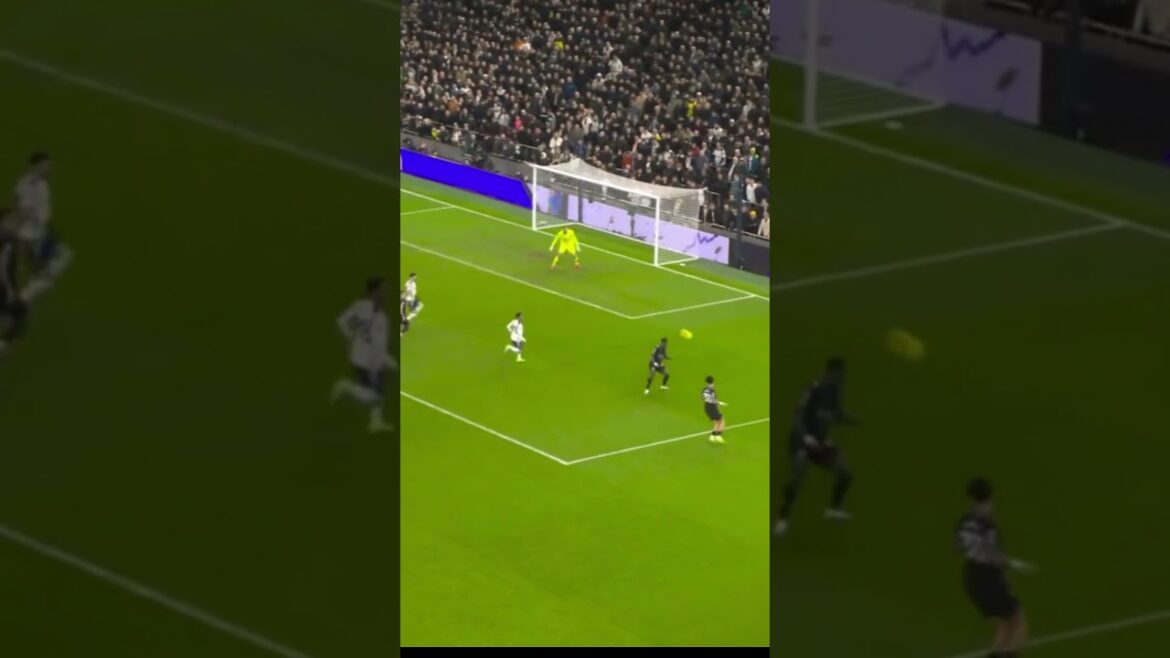 激しい打ち合いで観客を魅了する #サッカー#海外サッカー#日本代表#三笘薫#フットボール#ワンプレー