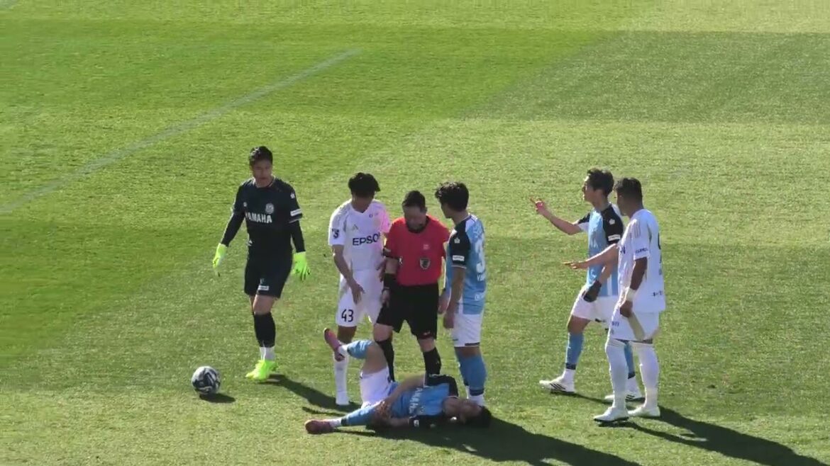ジュビロ磐田 吉村瑠晟選手がセットプレーの際に倒され川島永嗣選手が主審に猛抗議 VS 松本山雅FC