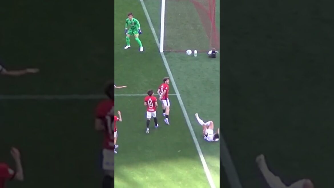 三竿健斗、ゴール裏を煽る | 2026百年構想リーグ 浦和レッズ 2-3 鹿島アントラーズ | Kashima Antlers