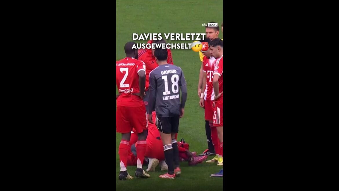 Sorgen um den Bayern-Verteidiger! 😢 Davies verletzt ausgewechselt...