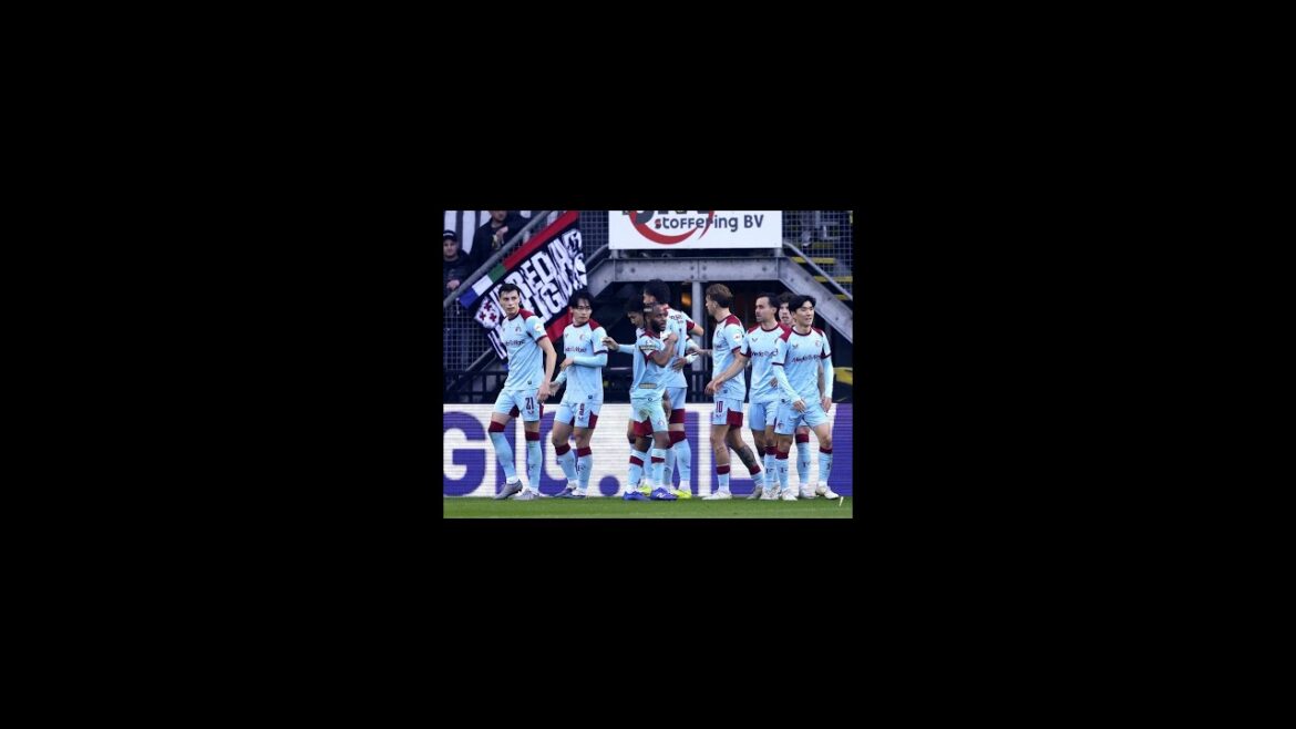 上田綺世、リーグ20得点達成！フェイエノールトを救う同点弾