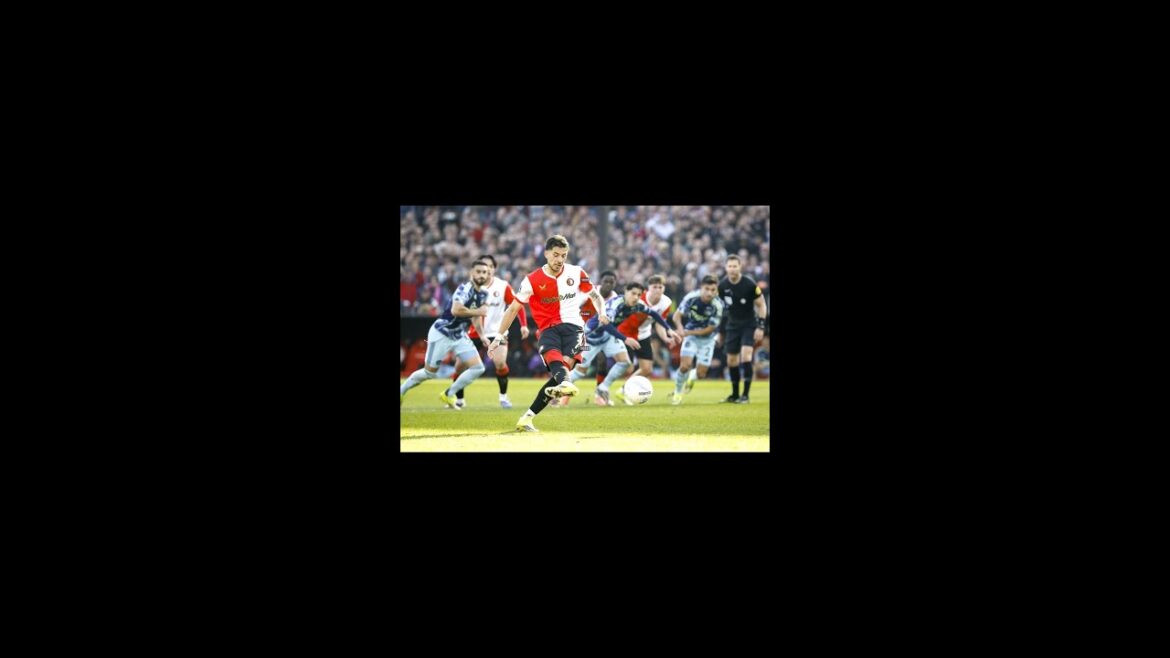 上田綺世がPKを蹴らなかった理由を監督が説明