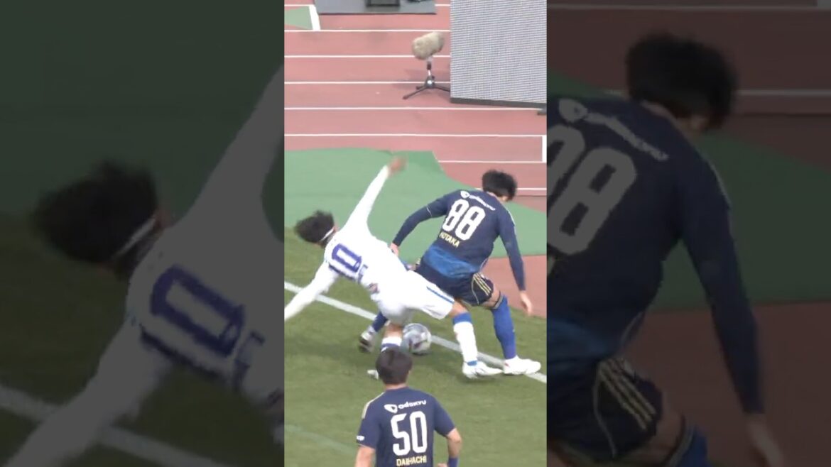 帆高のフィジカル🔥🛡️ 相手の突破を許さない💪｜#水戸ホーリーホック 戦 #shorts #Jリーグ #サッカー #中村帆高