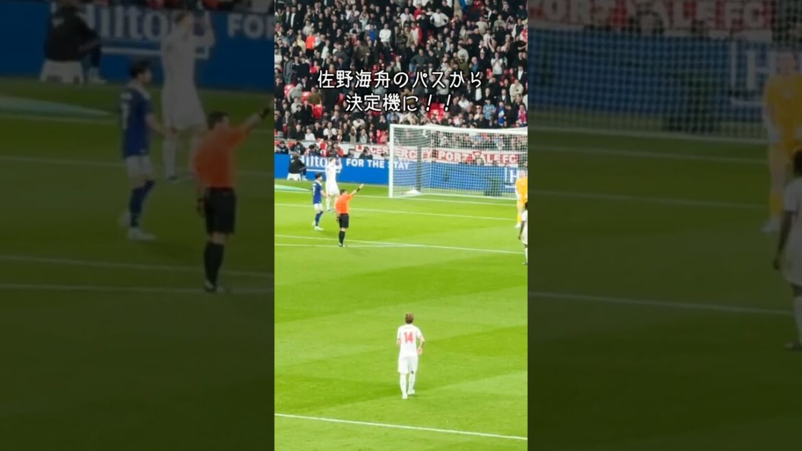 上田綺世イングランド戦ビッグチャンス