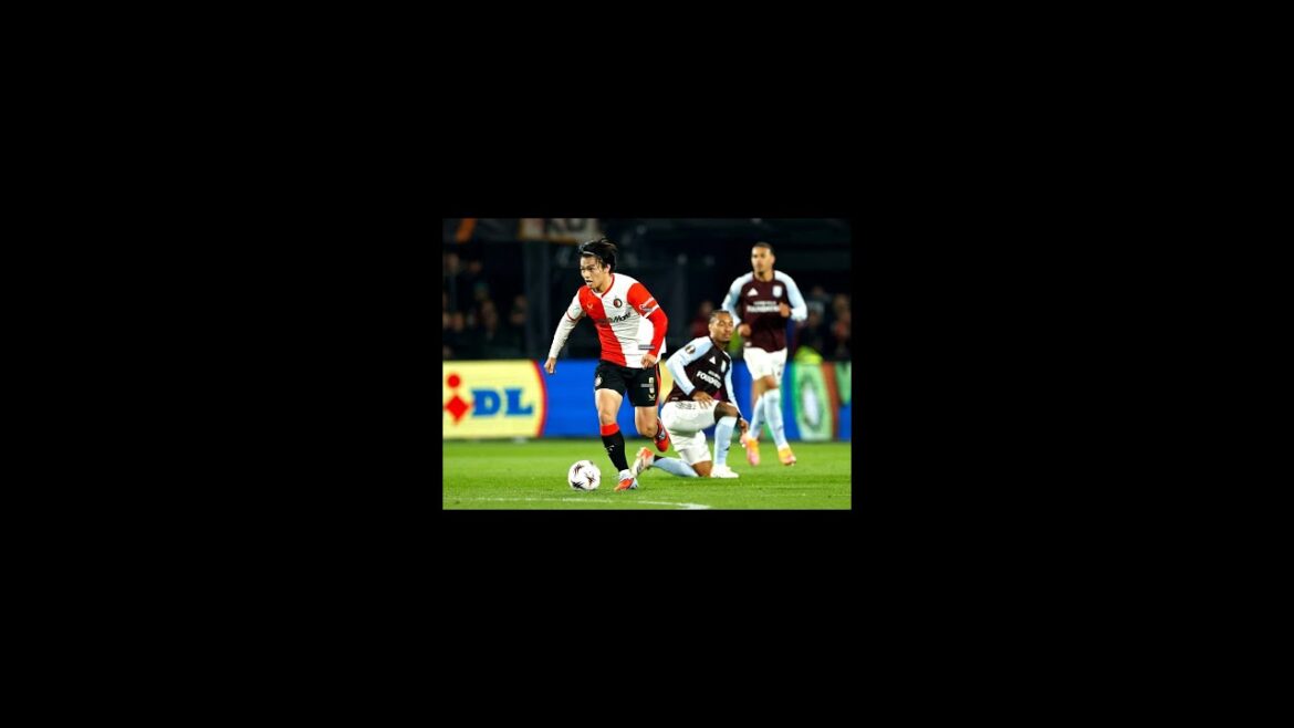 上田綺世、ファンペルシ監督が会話を要求!得点増へ期待 上田綺世、ファンペルシ監督が会話を要求!得点増へ期待