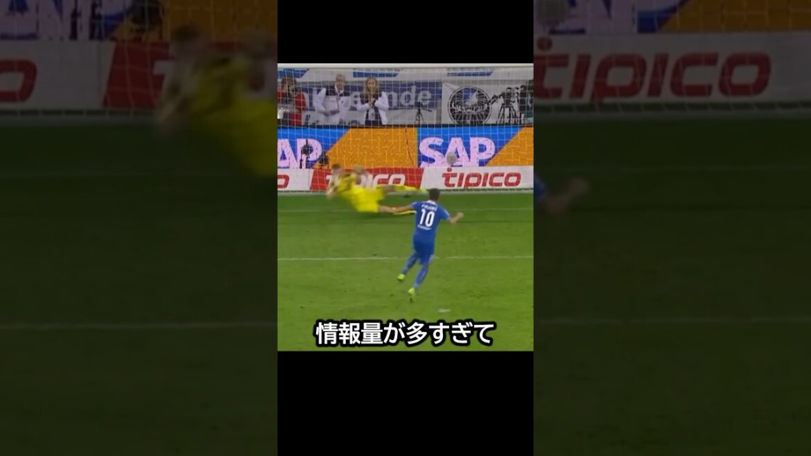 情報量が多すぎて笑えるPK #サッカー