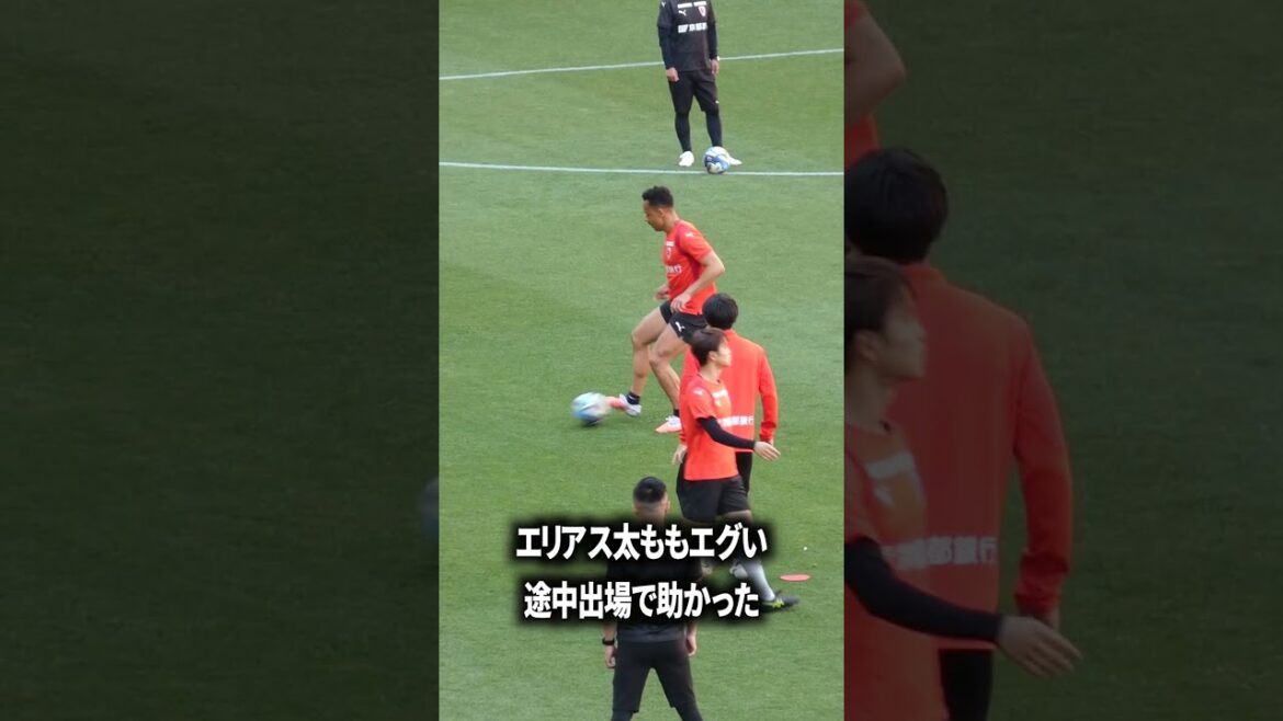 エリアスの太ももがエグい