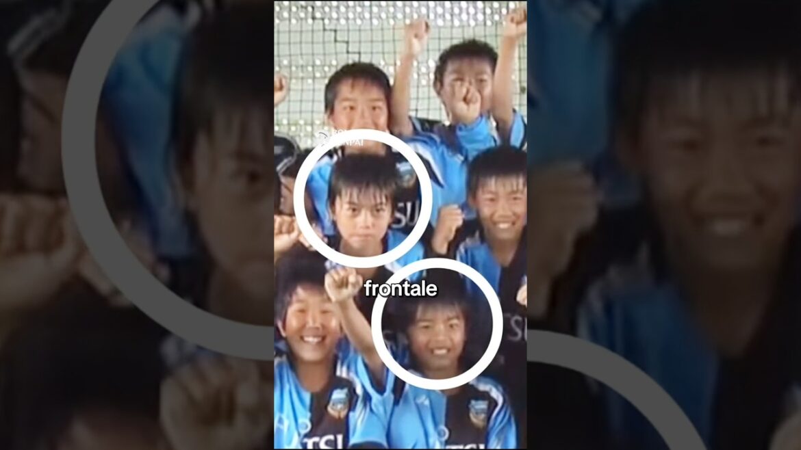 Nomor punggung 7 Mitoma kini diwariskan kepada Ao Tanaka, sang sahabat sepak bolanya sejak kecil.