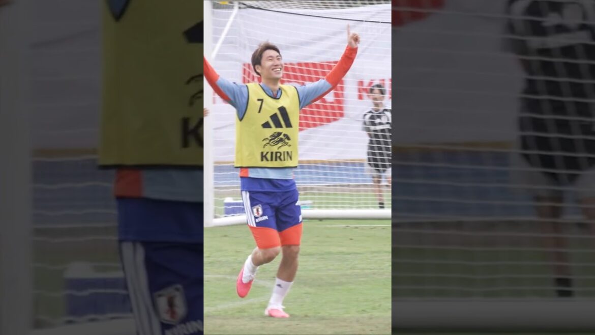 モンテレイ合宿初日から“白熱のミニゲーム”!! 初合流の #鎌田大地 も溌剌とプレー!! #FIFAワールドカップ #本気で楽しむならDAZN #サッカー日本代表 モンテレイ合宿初日から“白熱のミニゲーム”!! 初合流の #鎌田大地 も溌剌とプレー!! #FIFAワールドカップ #本気で楽しむならDAZN #サッカー日本代表