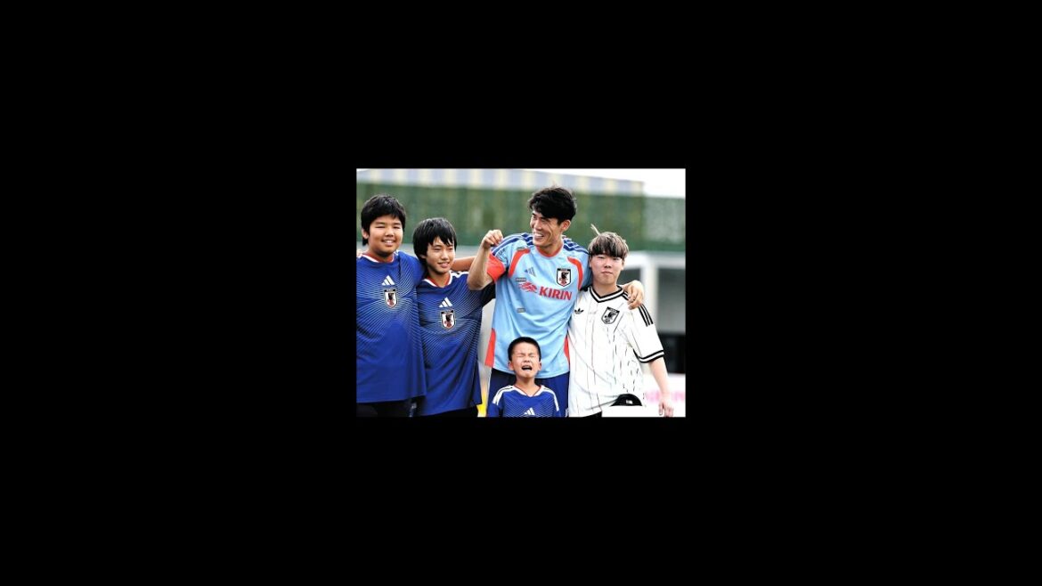 冨安健洋、まさかのハプニング!長友佑都の一言で爆笑 冨安健洋、まさかのハプニング!長友佑都の一言で爆笑