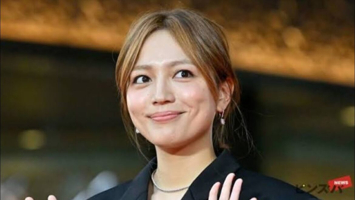 「笑顔の絶えない家庭を」川口春奈&板倉滉の幸せ報告に祝福殺到✨💐#川口春奈 #板倉滉 #結婚 #妊娠 #授かり婚 #芸能ニュース #サッカー日本代表 #話題のニュース #結婚発表 #ショート 「笑顔の絶えない家庭を」川口春奈&板倉滉の幸せ報告に祝福殺到✨💐#川口春奈 #板倉滉 #結婚 #妊娠 #授かり婚 #芸能ニュース #サッカー日本代表 #話題のニュース #結婚発表 #ショート